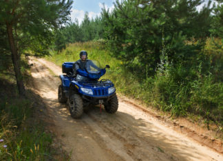 ATV štvorkolky ako univerzálny a praktický pomocník na farme