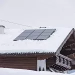 Fotovoltaické panely ako výhodné riešenie na chatu
