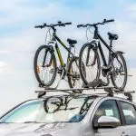 Nosiče bicyklov na ťažné zariadenia, alebo strešné nosiče. Čo je pre vás lepšie?